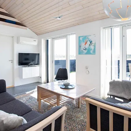 Four-bedroom Holiday In Vaeggerlose 16 度假居 *