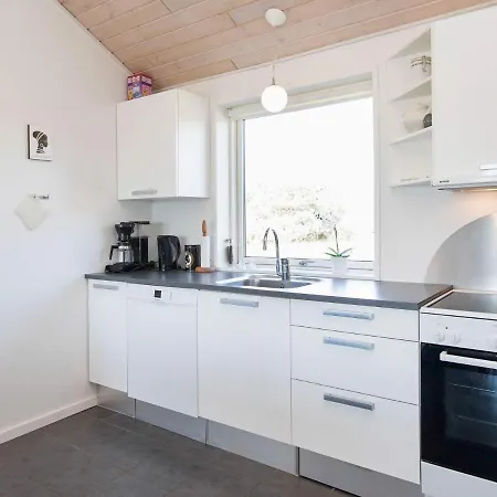 Four-bedroom Holiday In Vaeggerlose 16 度假居 Bøtø By