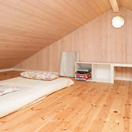 Four-bedroom Holiday In Vaeggerlose 16 度假居 Bøtø By
