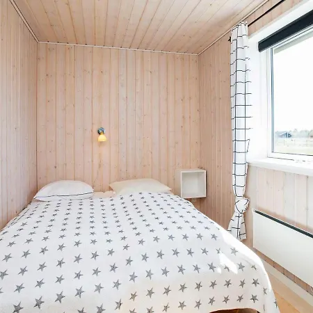 Four-bedroom Holiday In Vaeggerlose 16 *