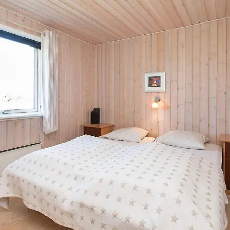 Four-bedroom Holiday In Vaeggerlose 16 * Bøtø By